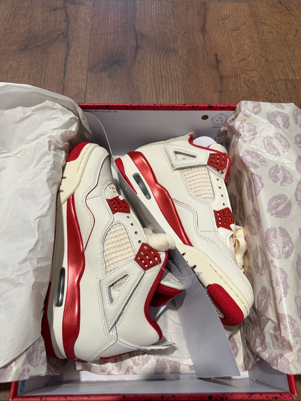 Jordan 4 Retro- Valentines NIB